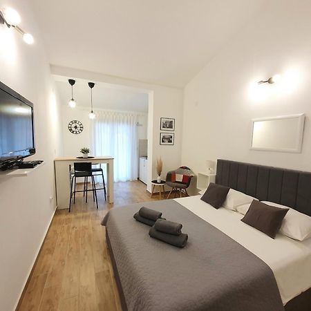 Apartments Dejana Stinjan Ngoại thất bức ảnh